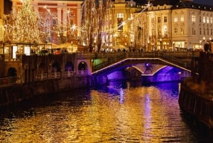 Zagreb: Ljubljana and Lake Bled Christmas Market Day Tour