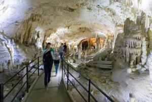 Zagreb: Private Ljubljana, Postojna Cave & Castle Day Trip