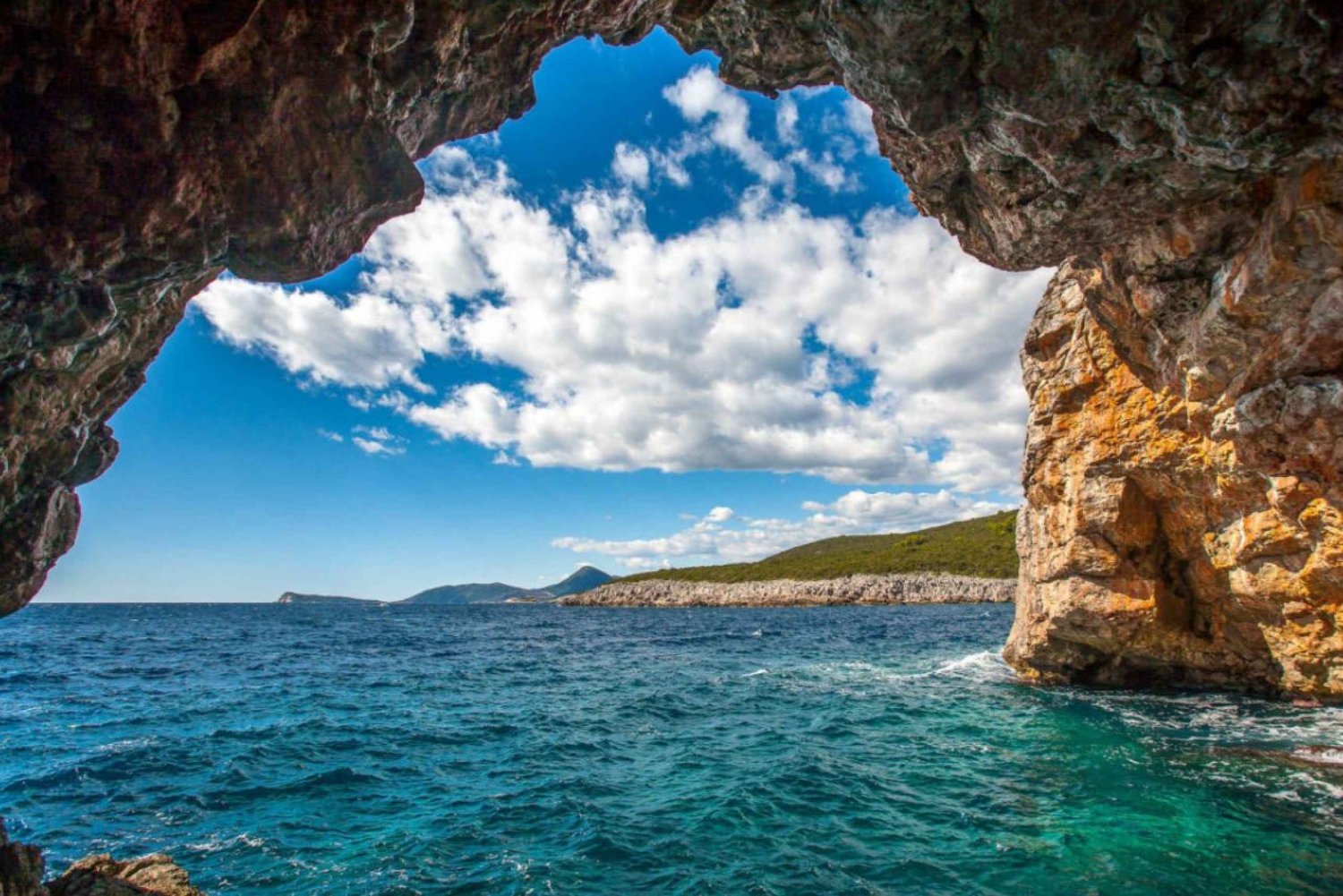 Kotor: Blaue Höhle, Unsere Liebe Frau von den Felsen und Mamula Bootstour