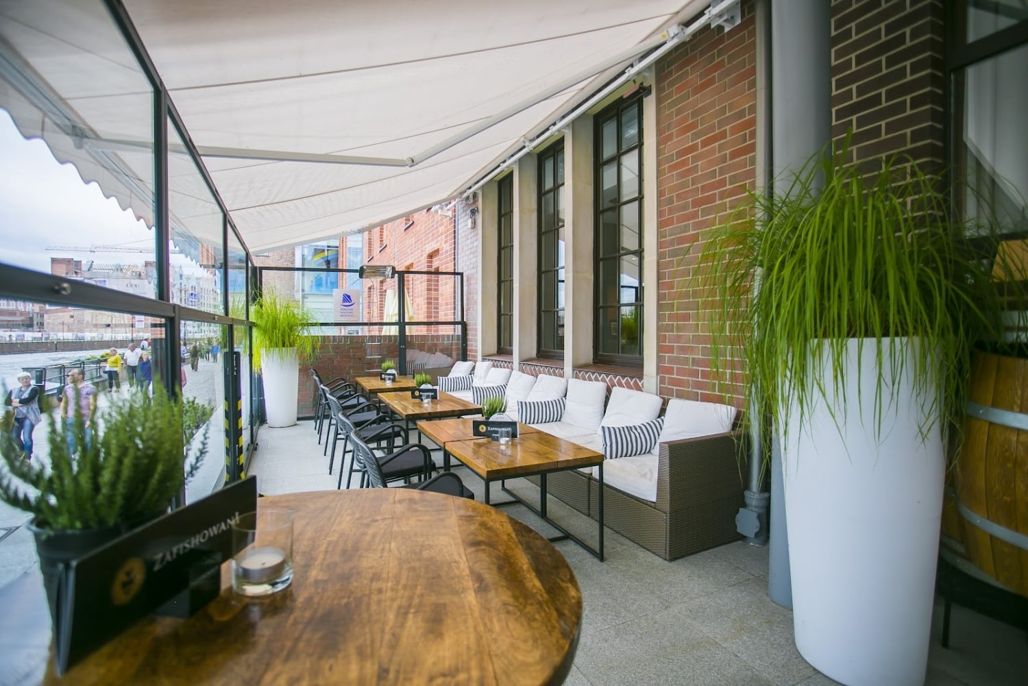 Zafishowani - restaurant - wine bar&store
