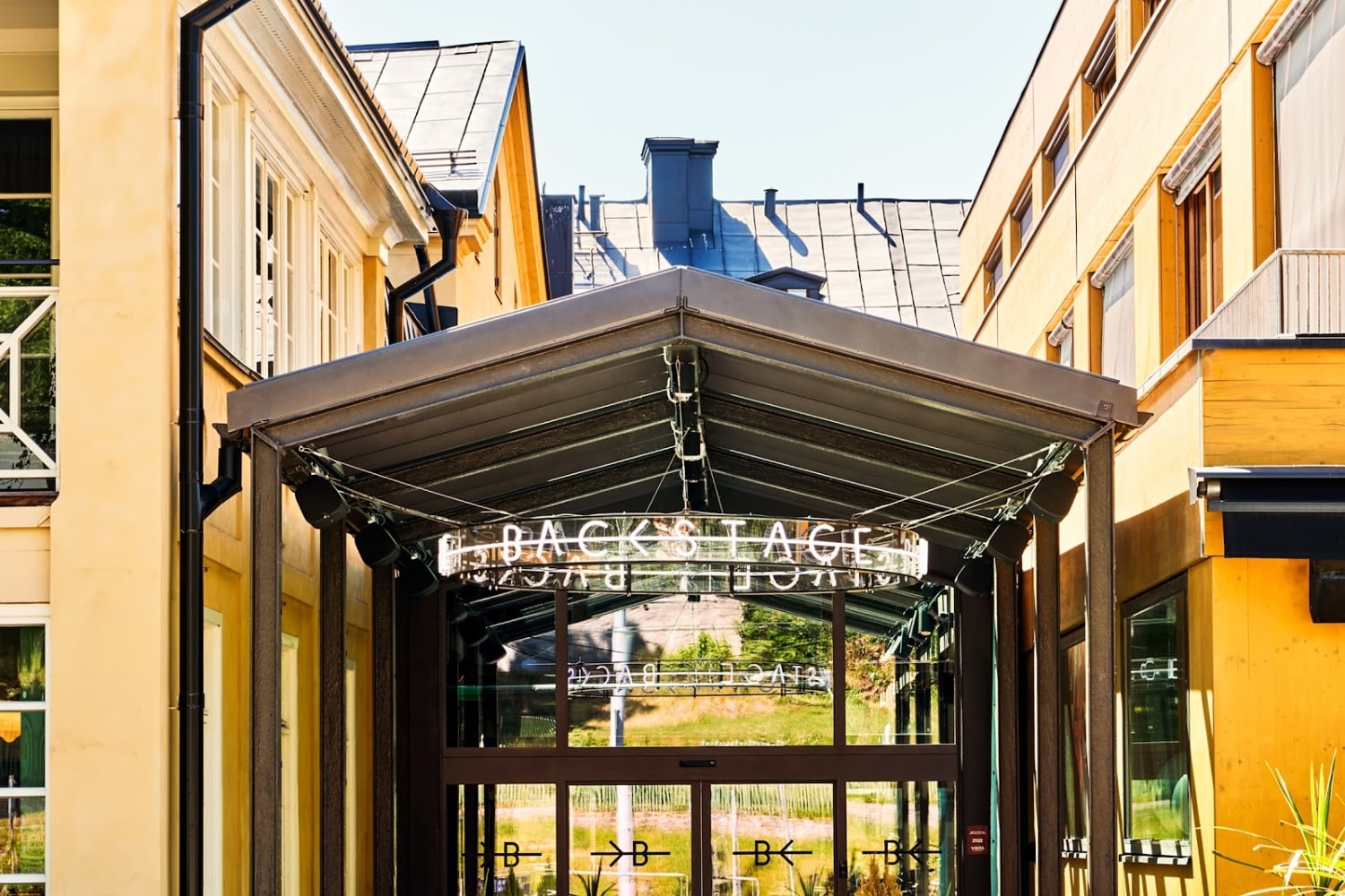 Backstage Hotel