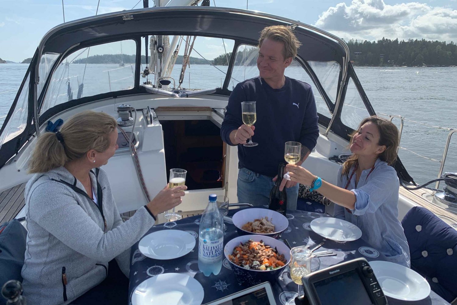 Koe purjehdus Tukholman henkeäsalpaavassa saaristossa VIP