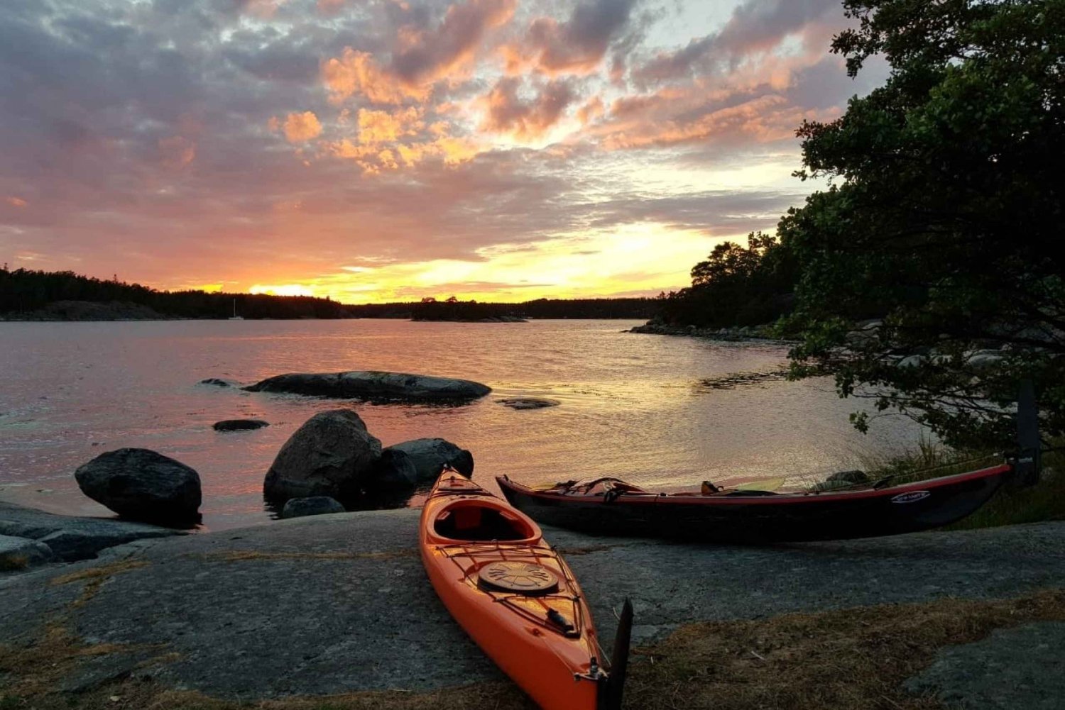 Da Stoccolma: tour in kayak dell'arcipelago di Stoccolma di 2 giorni