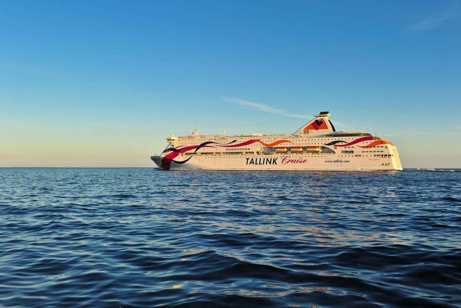 Desde Estocolmo: Crucero nocturno a Tallin con desayuno