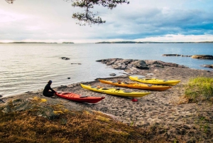 Öluffning med kajak och vild camping - Archipelago Escape