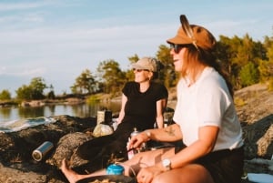 Sankt Anna skärgård: Guidad kajakpaddling och vild camping