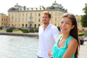 Skip-the-line-tur med ferge til Drottningholms slott i Stockholm