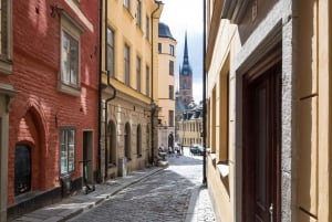 Snaps, hygge og natteliv på bar i Stockholms gamle bydel