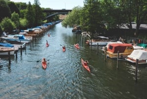 Estocolmo: Excursión guiada en kayak de 2 horas por el centro de la ciudad