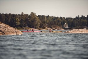 Archipiélago de Estocolmo: Kayak Autoguiado de 4 Días y Campamento Salvaje