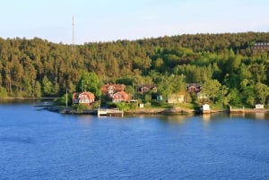Båtcruise i Stockholms skjærgård, byvandring i Gamla Stan