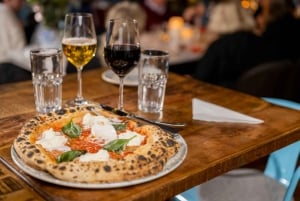 Стокгольм: прогулка на лодке к фреске Эксе Эриксона и пиццерия