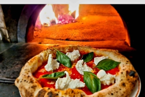 Стокгольм: прогулка на лодке к фреске Эксе Эриксона и пиццерия