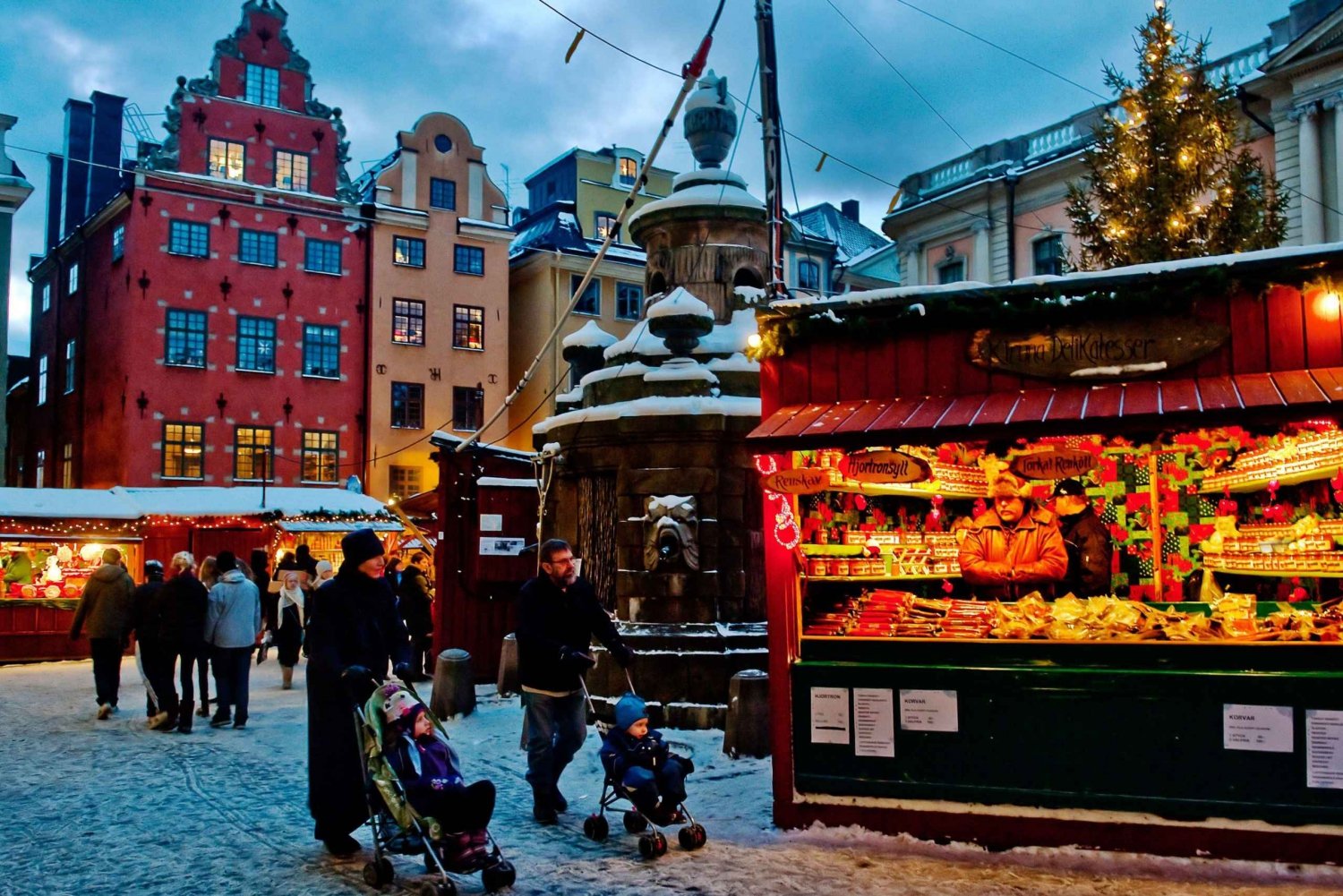 Stockholm: Kerstverlichting en marktwandeling