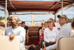 Stockholm: Guidet tur i skjærgården med klassisk trebåt