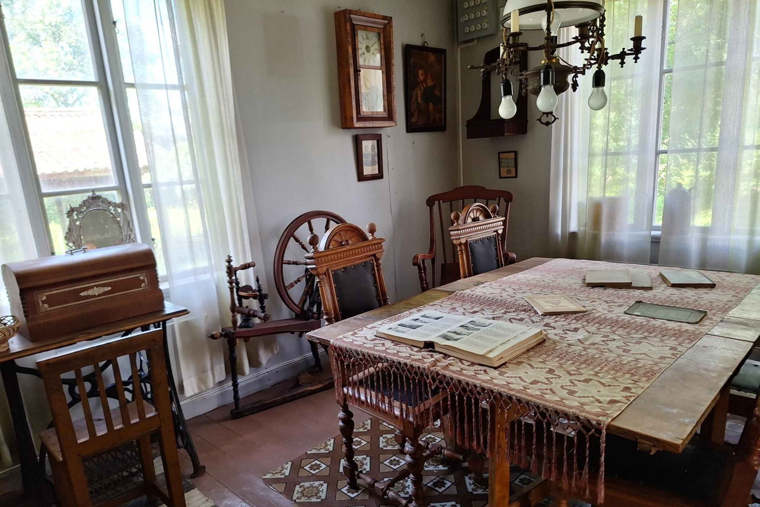 Estocolmo: tour guiado en grupo sobre el ejército y la escuela