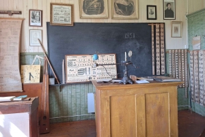 Estocolmo: tour guiado en grupo sobre el ejército y la escuela