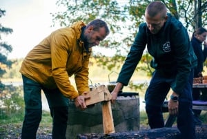 Stockholm : randonnée, déjeuner en forêt et flottaison en eau froide