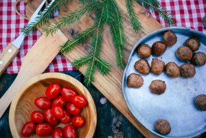 Stockholm : randonnée, déjeuner en forêt et flottaison en eau froide