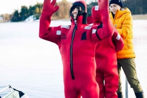 Stockholm : randonnée, déjeuner en forêt et flottaison en eau froide