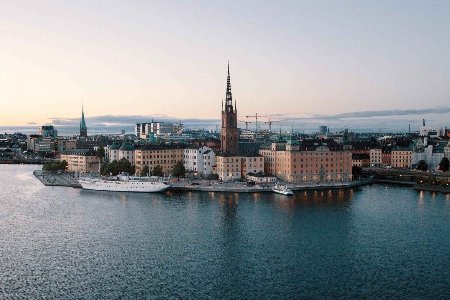 Stockholm Icons: Old Town & Riddarholmen Private Guided Tour