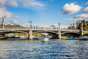 Stoccolma: tour su bus anfibio in acqua e sulla terraferma
