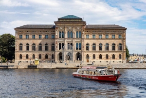 Tukholman MegaCombo: Hop-On Hop-Off -bussi- ja venekierros