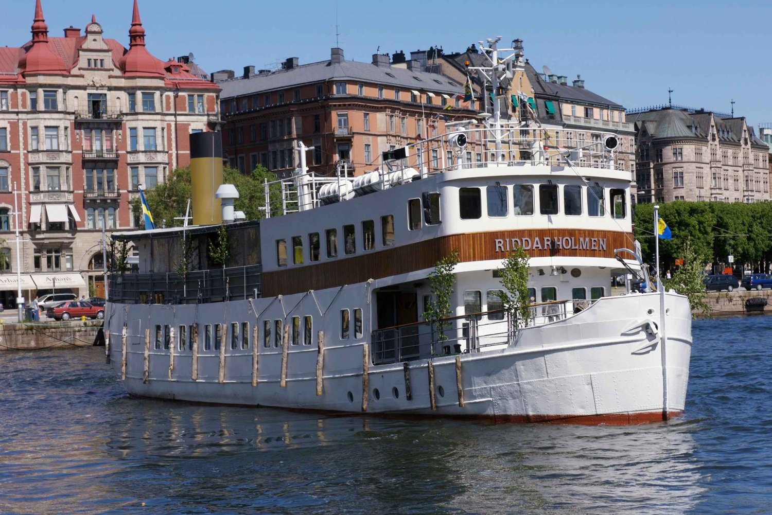 Stockholm: Midzomerboottocht door de archipel met live gids DE/EN