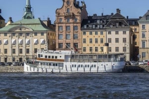 Stockholm: Midsummer Archipelago Boat Tour Live Guide DE/EN