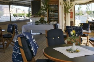 Stockholm: Midsummer Archipelago Boat Tour Live Guide DE/EN