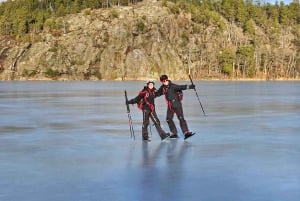 Stoccolma: Pattinaggio nordico per principianti su un lago ghiacciato