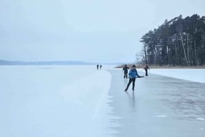 Tukholma: Jäätyneellä järvellä luistelu aloittelijoille.