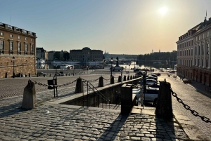 Rundvisning i Gamla Stan med lokale + souvenirplakat