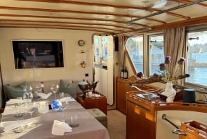 Stockholm: Privétour met klassieke jacht (zonsondergang/diner/etc.)