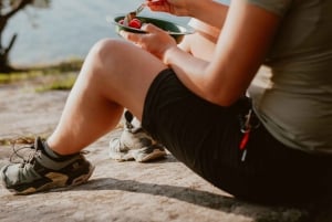 Stockholm: Kanosafari i solnedgang med bever og grillfest på øya