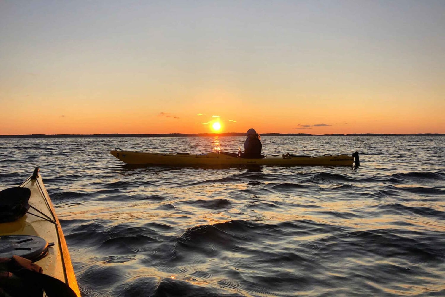 Stockholm: Kajaktur i skærgården ved solnedgang + fika