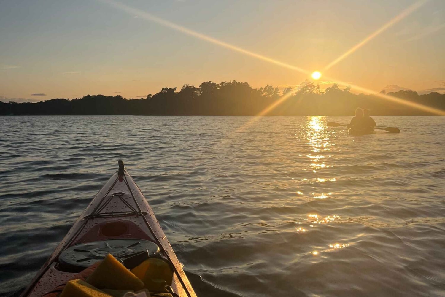 Stockholm: Kajaktur i skærgården ved solnedgang + fika