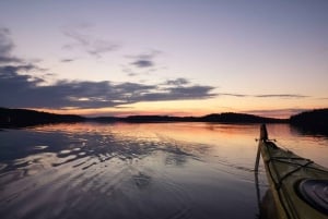Stockholm: Kajaktur i skærgården ved solnedgang + fika