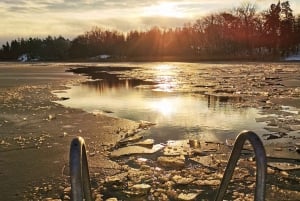 Stoccolma: Sauna tradizionale con tuffo polare nel Mar Baltico