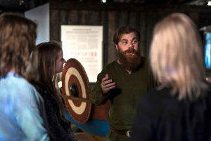 Tukholma: Viikinkimuseon näyttely ja viikinkiajelu.