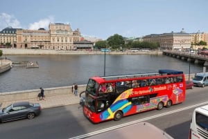 Estocolmo: Excursão a pé e tour de ônibus hop-on hop-off