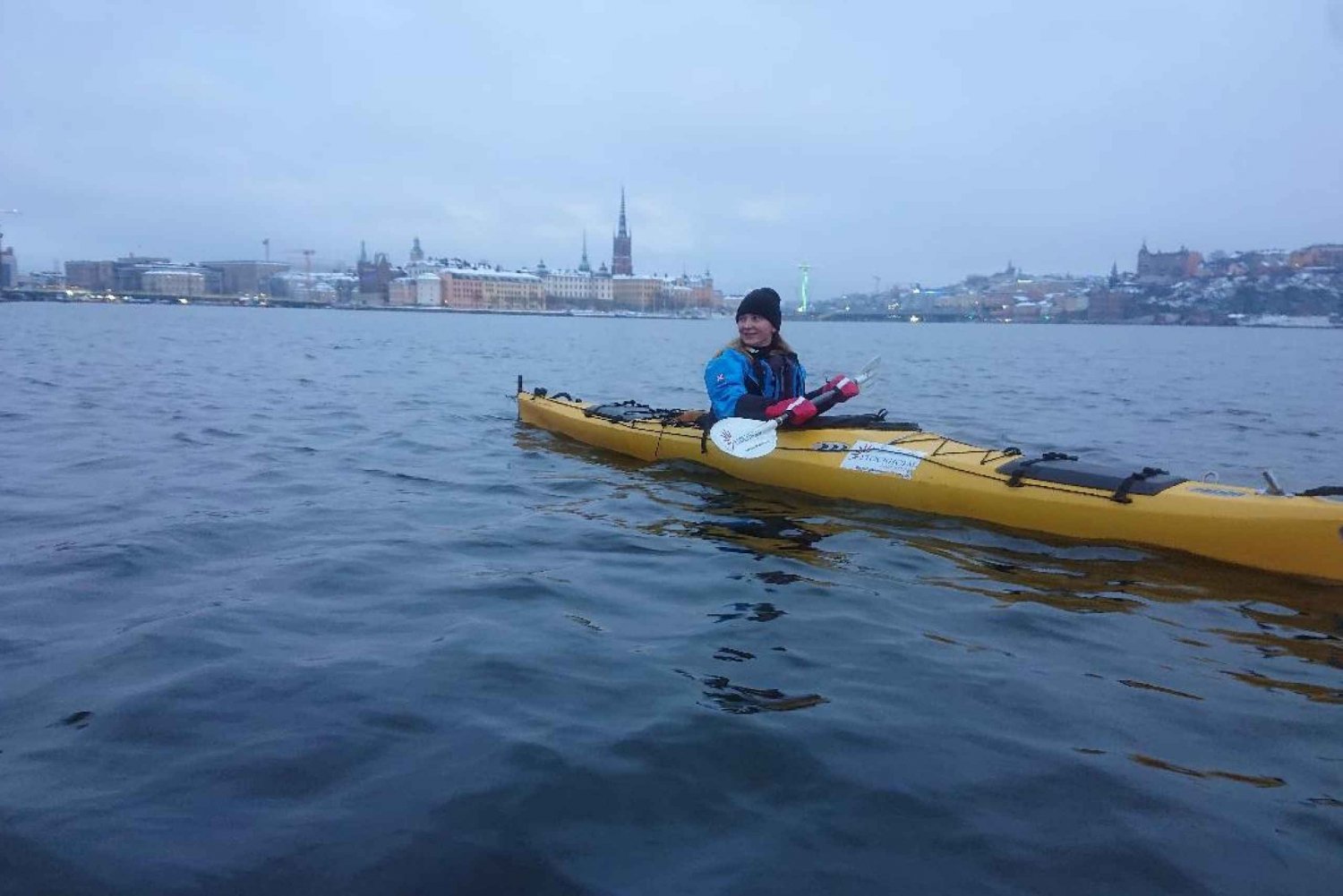 Stockholm: Winter Kayaking Tour with Lunch