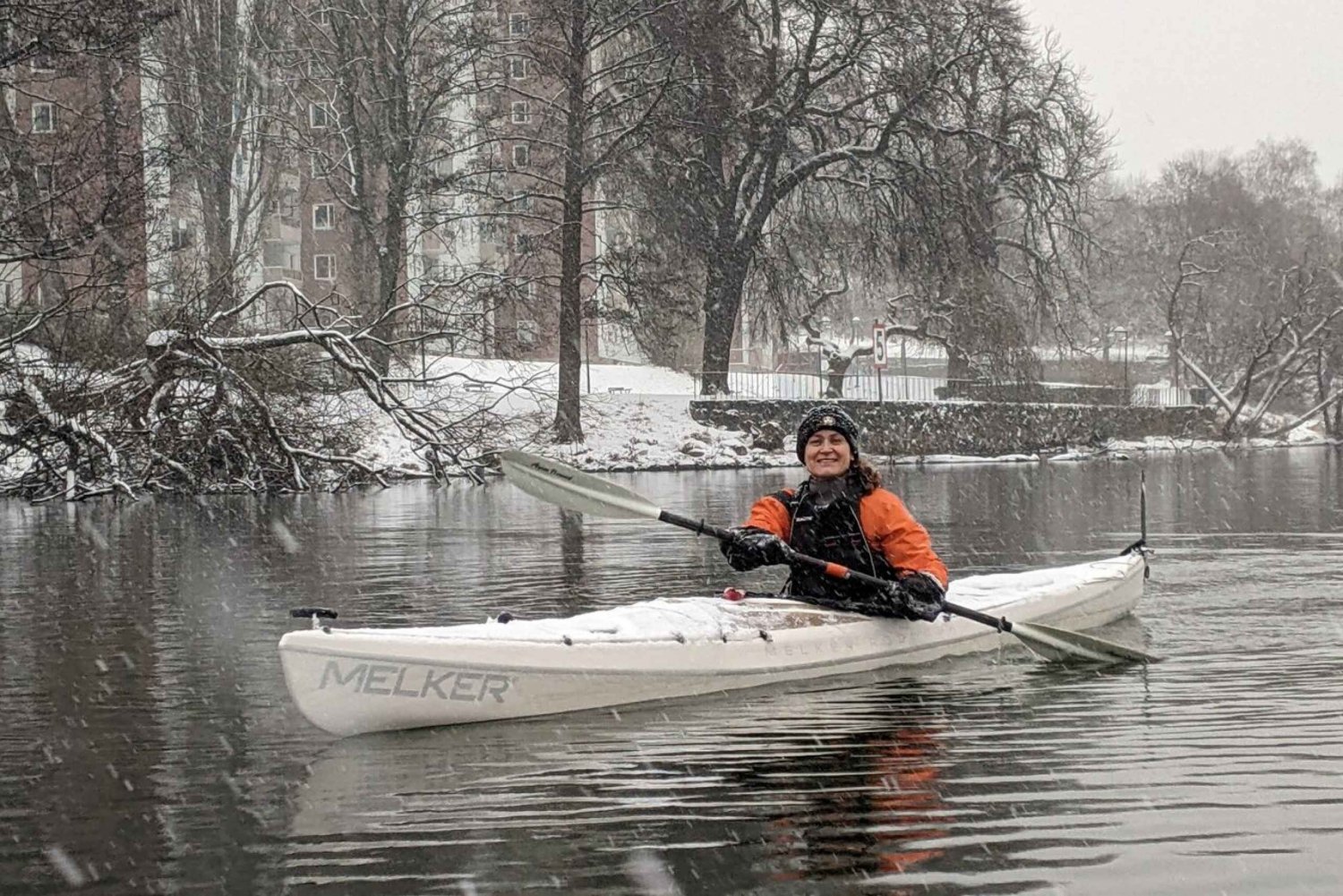 Sztokholm: Zimowy spływ kajakowy z opcjonalną sauną