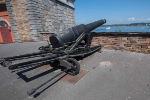 Visite à pied de la vieille ville de Stockholm pendant la Seconde Guerre mondiale et musée de l'armée