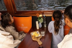 Amsterdam: Classic Boat Cruise with Optional Cheese & Wine