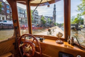 Amsterdam: Classic Boat Cruise with Optional Cheese & Wine