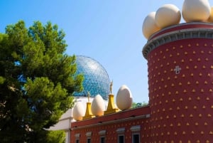 From Barcelona: Girona, Figueres, Dalí Museum, and Cadaqués