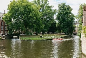 From Brussels: Guided Day Trip to Bruges and Ghent