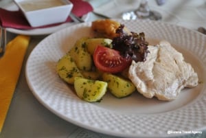 From Budapest: Full-Day Danube Bend Tour with Lunch