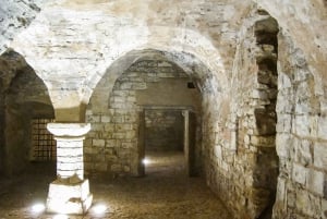 Prague: Oldtown, Medieval Underground & Dungeon History Tour